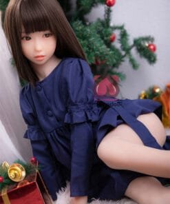 Cute-girl-sex-doll-3